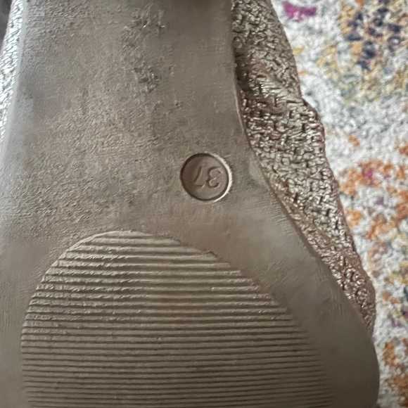 Unity in Diversity Heels - Picture 2 of 6